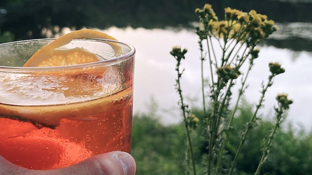 APÉRITIF AU CHÂTEAU